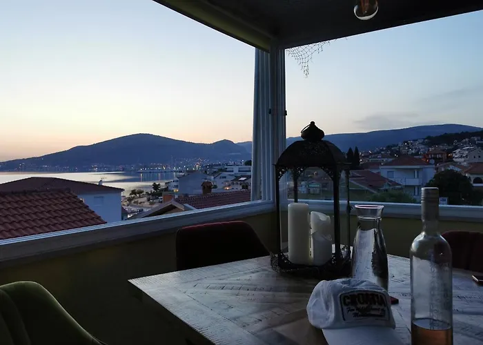 Mala Vala #2 - Seeview - 120 Qm - 3 Sz - Max 6 Pers * Trogir