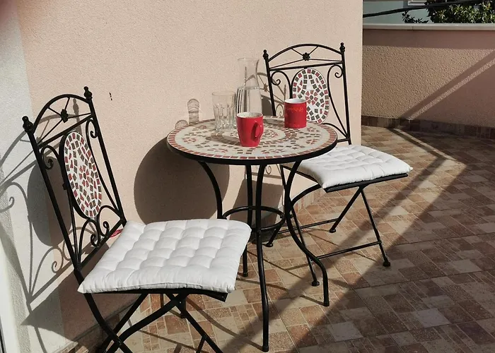 Mala Vala #2 - Seeview - 120 Qm - 3 Sz - Max 6 Pers * Trogir