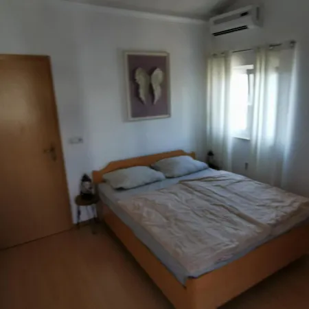Mala Vala #2 - Seeview - 120 Qm - 3 Sz - Max 6 Pers * Trogir